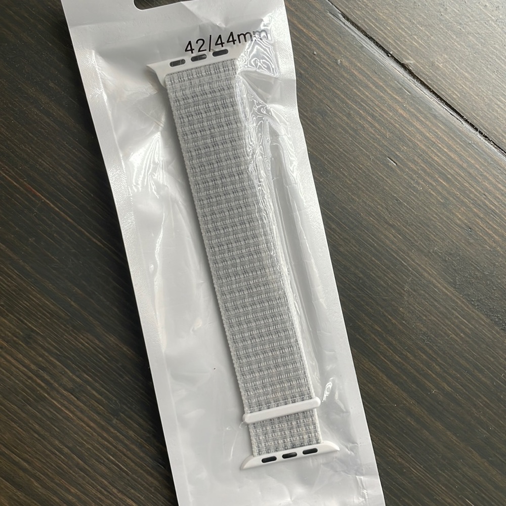 White Apple Watch Band - Stretchy, Sport - 42/44mm